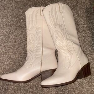 Dixie Cream Western Boots